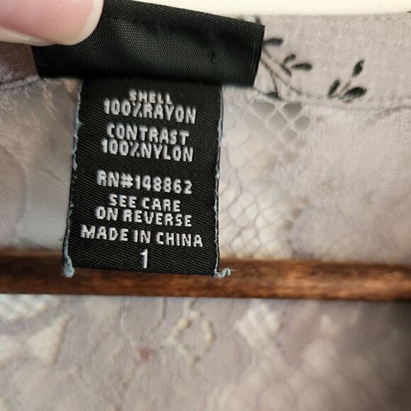 Torrid Gray Floral Lace Tunic Top - Picture 5 of 7